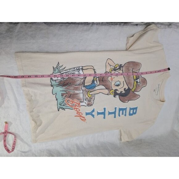 Betty Boop women's size small cowgirl t shirt off white short sleeve T10 - Picture 7 of 7